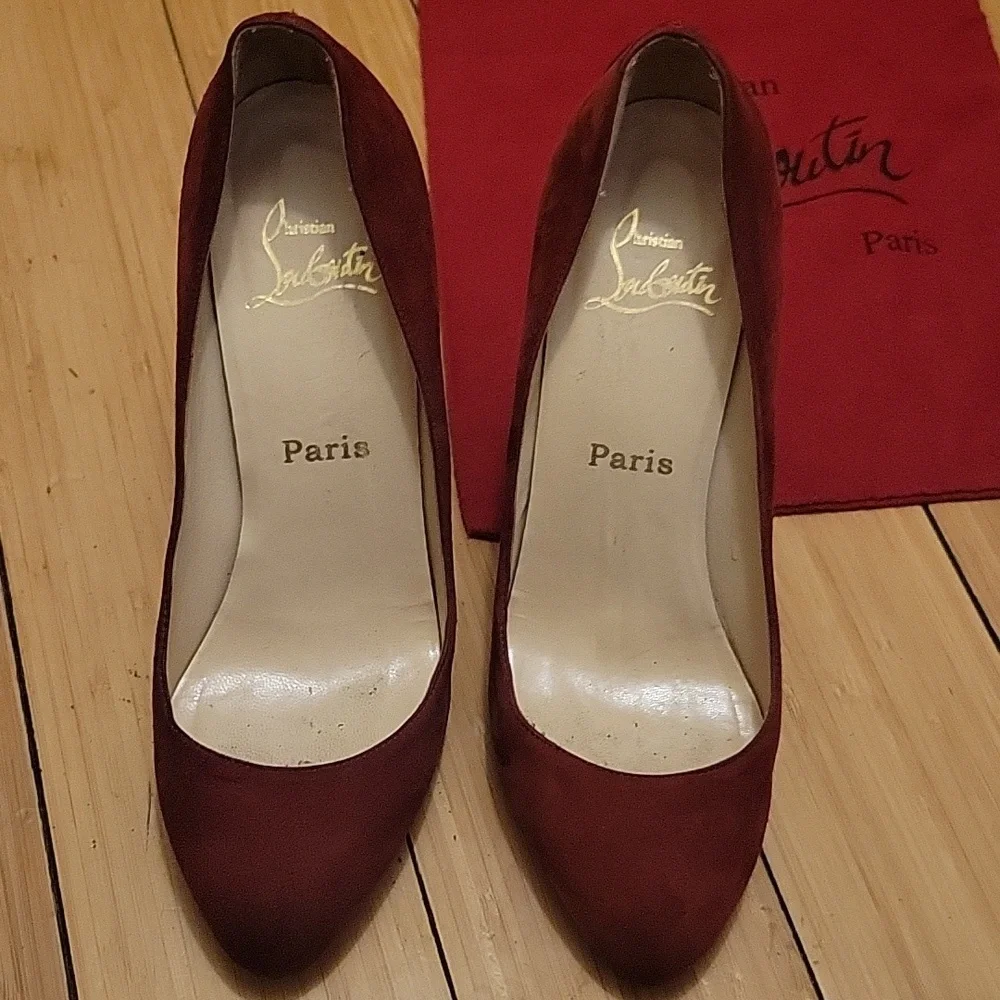 Christian Louboutin Burgundy Suede Round-Toe Pumps Size 39 Fits Size 8 The Best - Picture 8 of 8